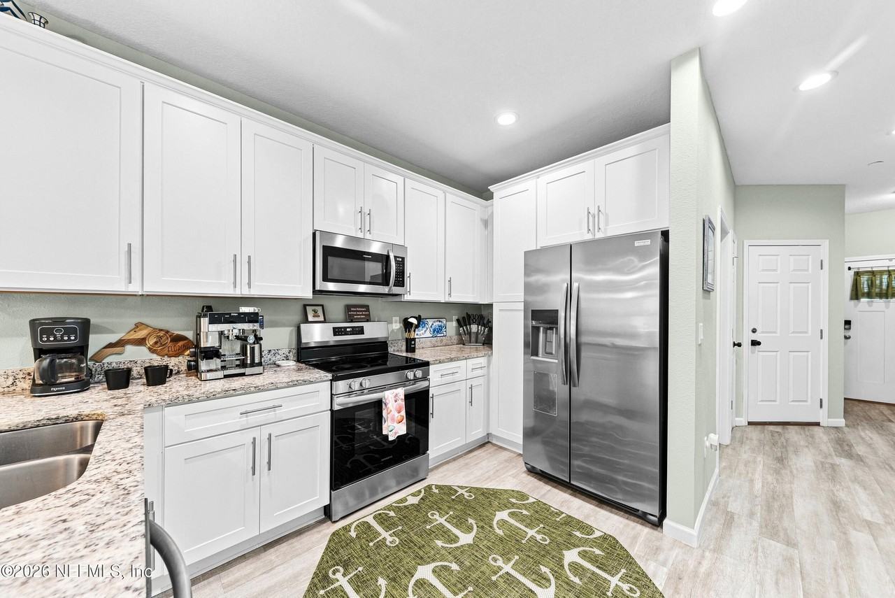 856 5th Ave S - Photo 6 of 25