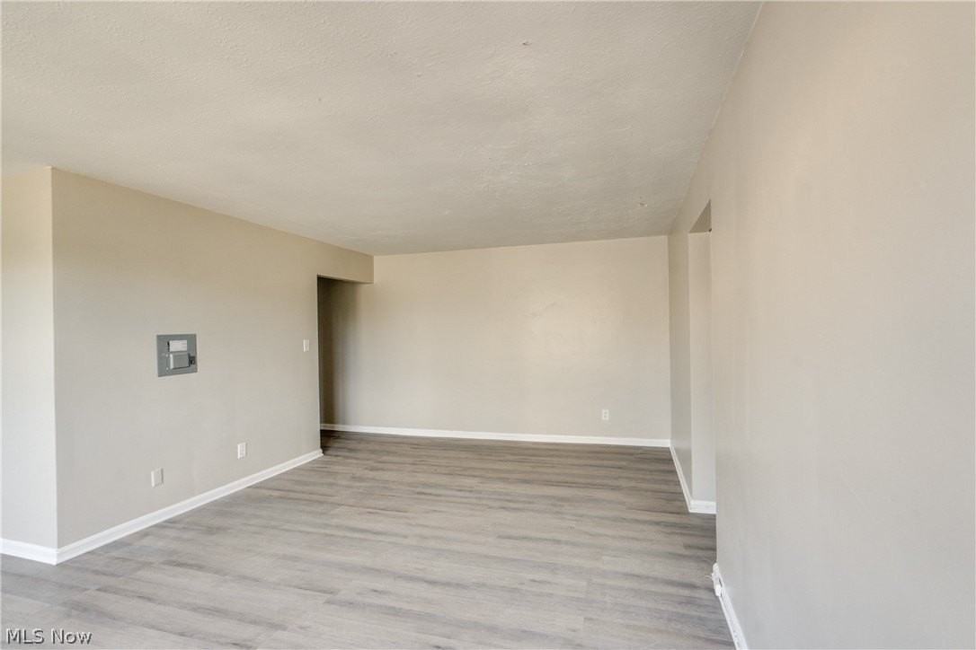 2885 Hampton Rd - Photo 3 of 13