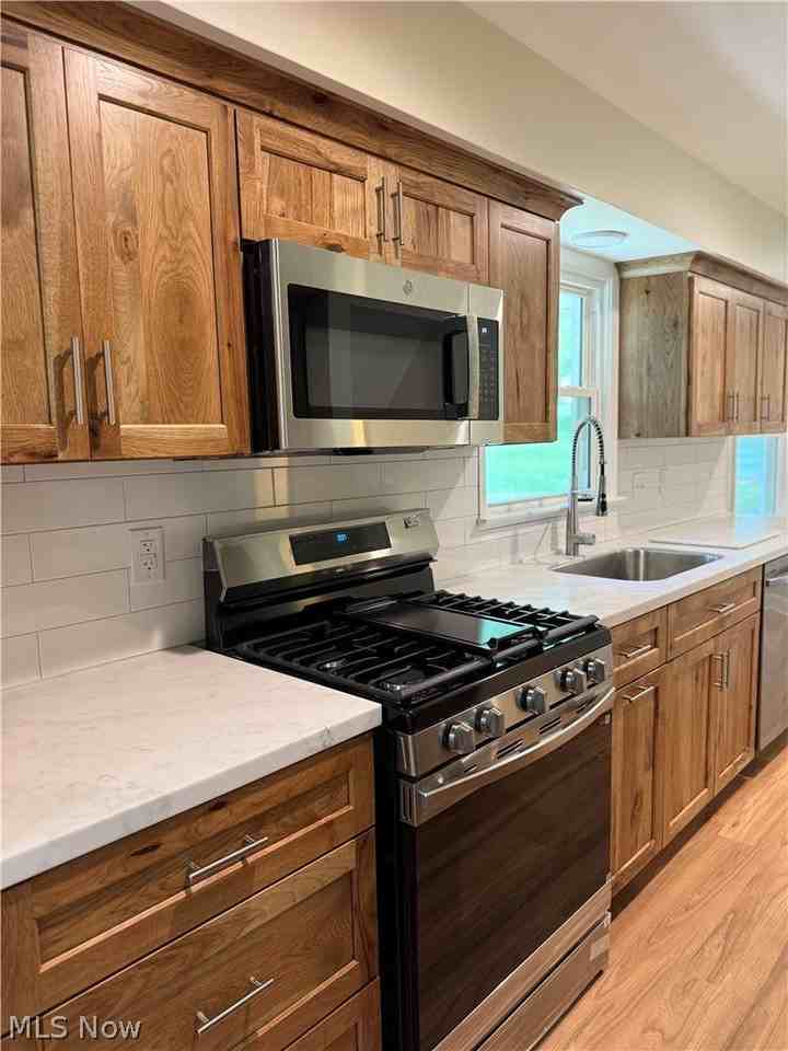475 Meadowlane Rd - Photo 5 of 29
