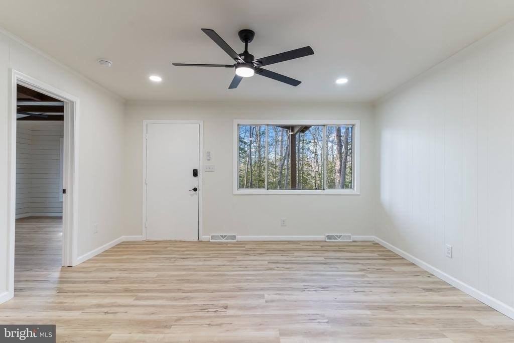 12403 Ridge Rd - Photo 4 of 16