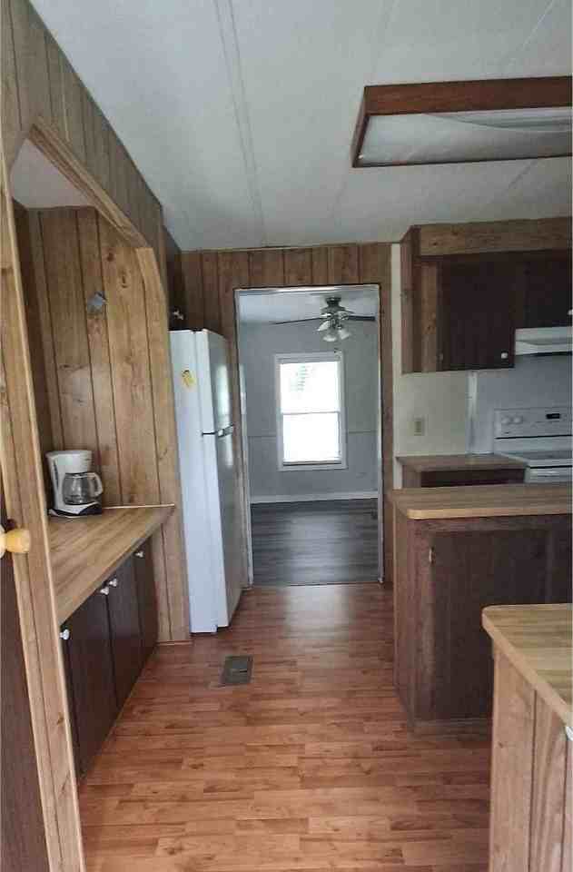 611 Nw Yates Loop - Photo 3 of 18