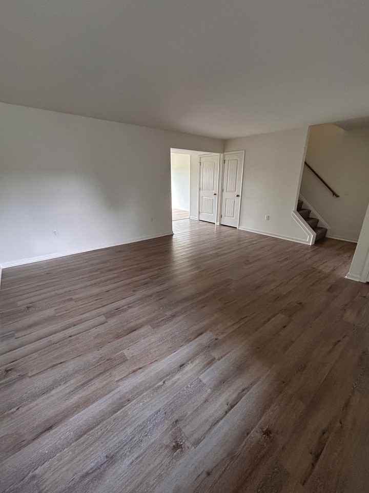 154 Nicole St - Photo 3 of 22