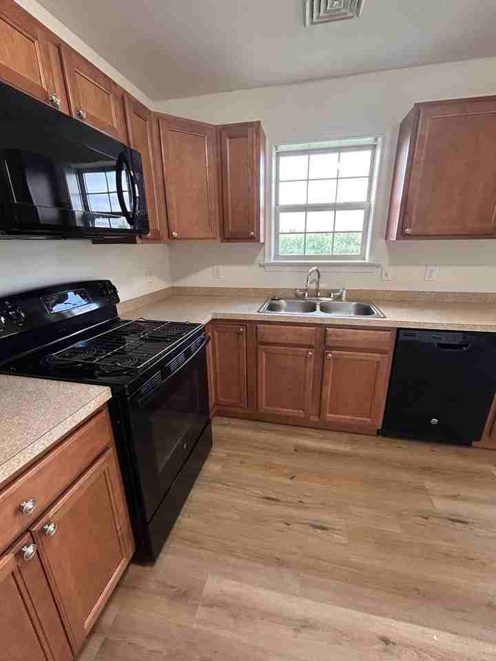 154 Nicole St - Photo 5 of 22