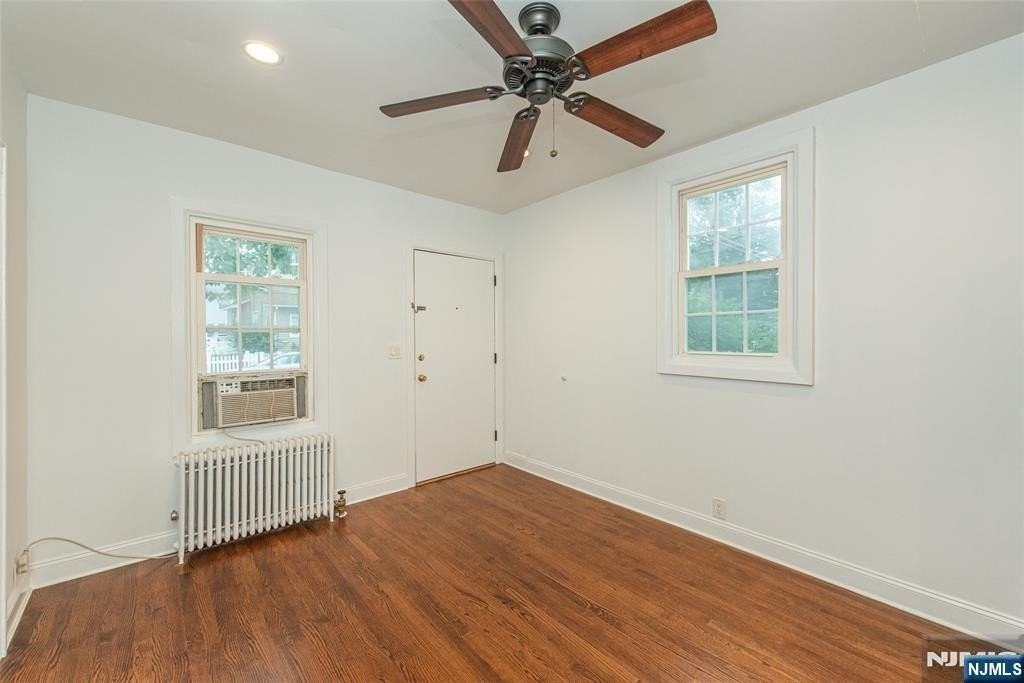 200 Valley Brook Ave - Photo 3 of 19