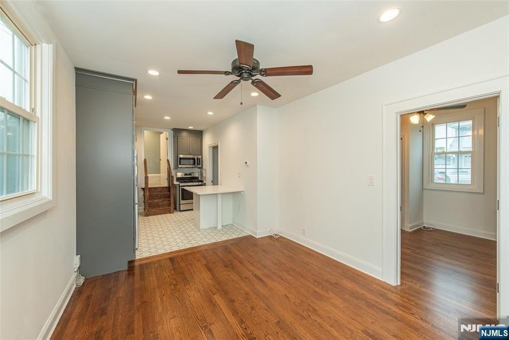200 Valley Brook Ave - Photo 4 of 19
