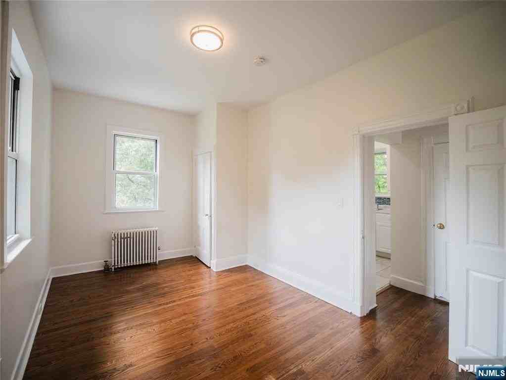 180 Larch Ave - Photo 7 of 15