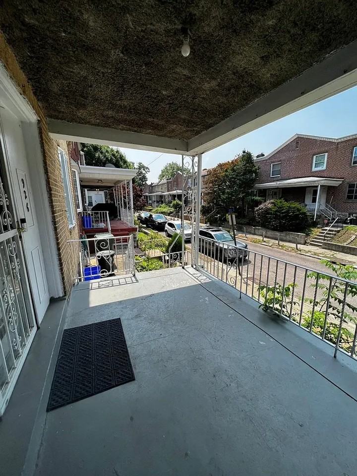 926 E Stafford St - Photo 2 of 20