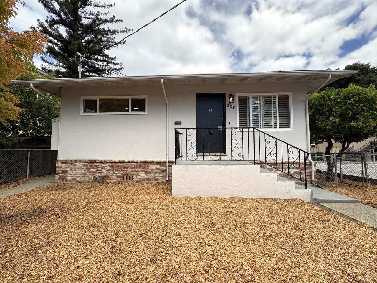 229 Bryant St - Photo 2 of 18