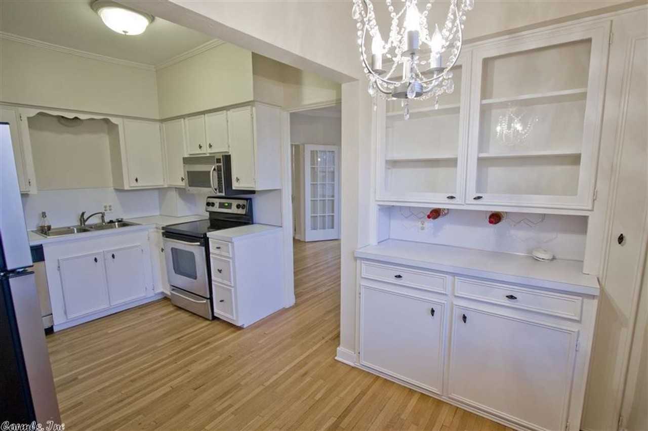 1315 Kavanaugh Blvd - Photo 5 of 12