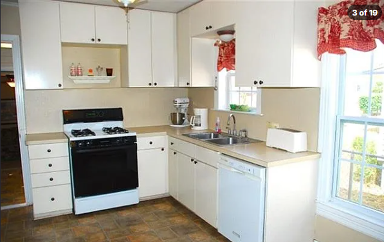 1318 S 53rd St - Photo 4 of 8