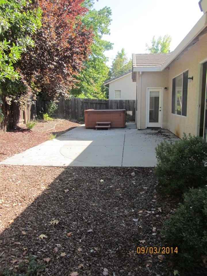 858 Laurel Dr - Photo 3 of 21