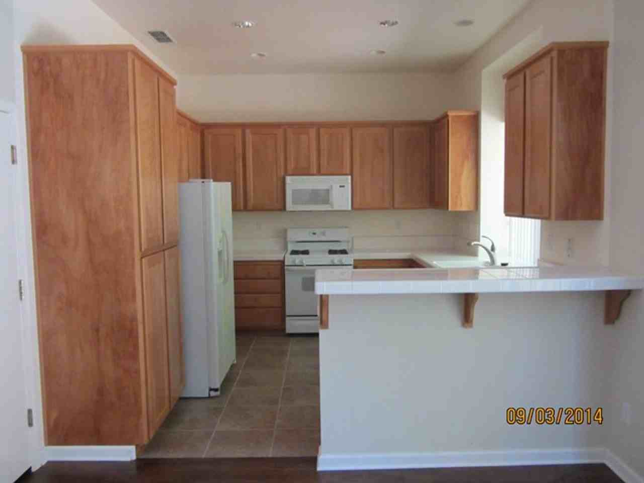 858 Laurel Dr - Photo 4 of 21