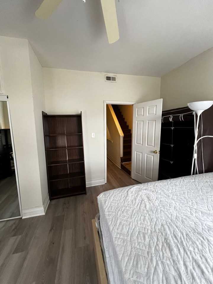 425 N Preston St - Photo 2 of 17