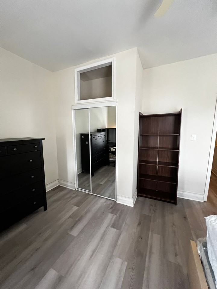 425 N Preston St - Photo 3 of 17