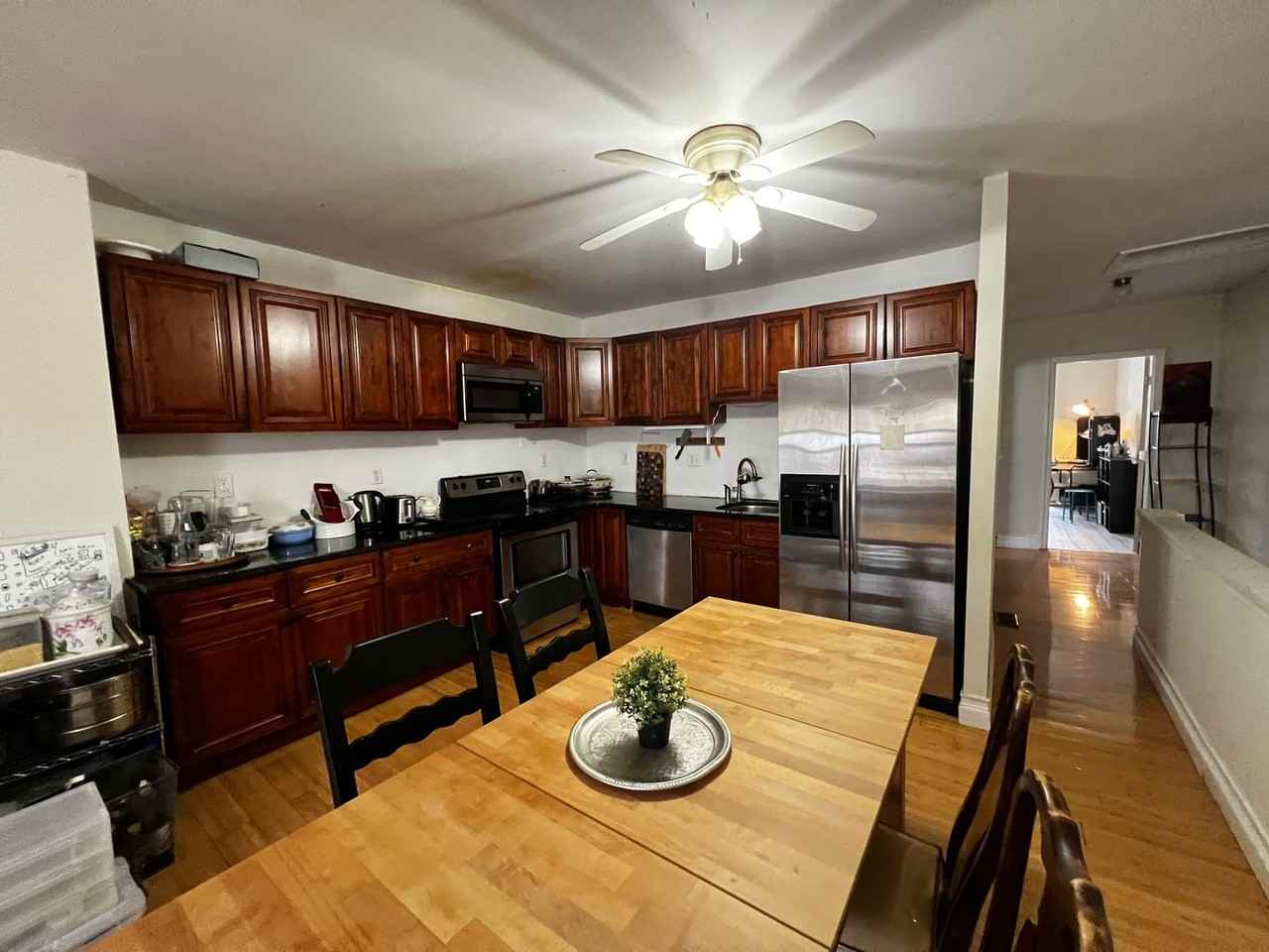 425 N Preston St - Photo 6 of 17