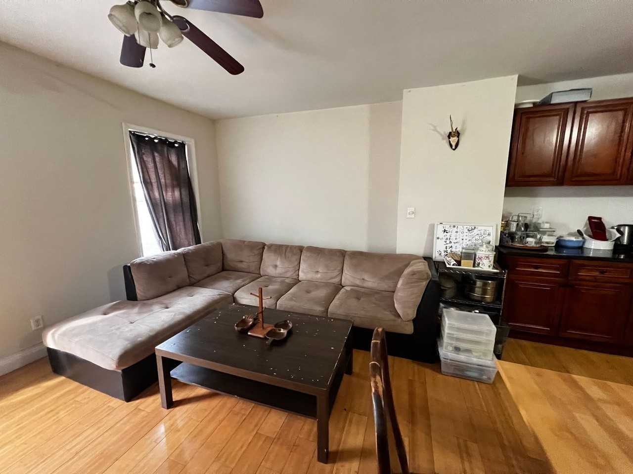 425 N Preston St - Photo 7 of 17