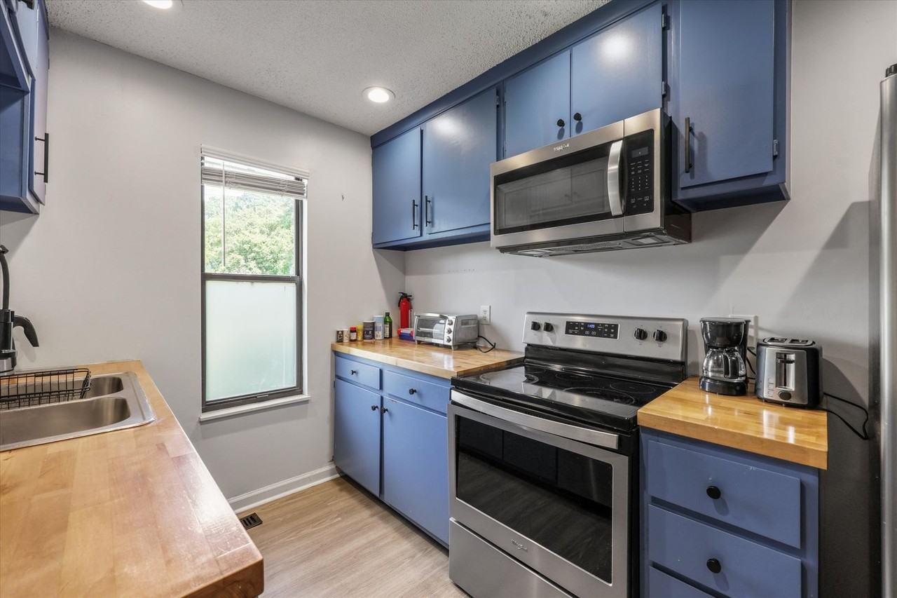 621 Idlewood Ln - Photo 6 of 26