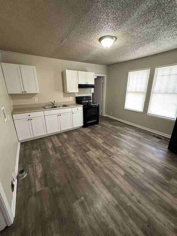 2024 Ruby St - Photo 5 of 18