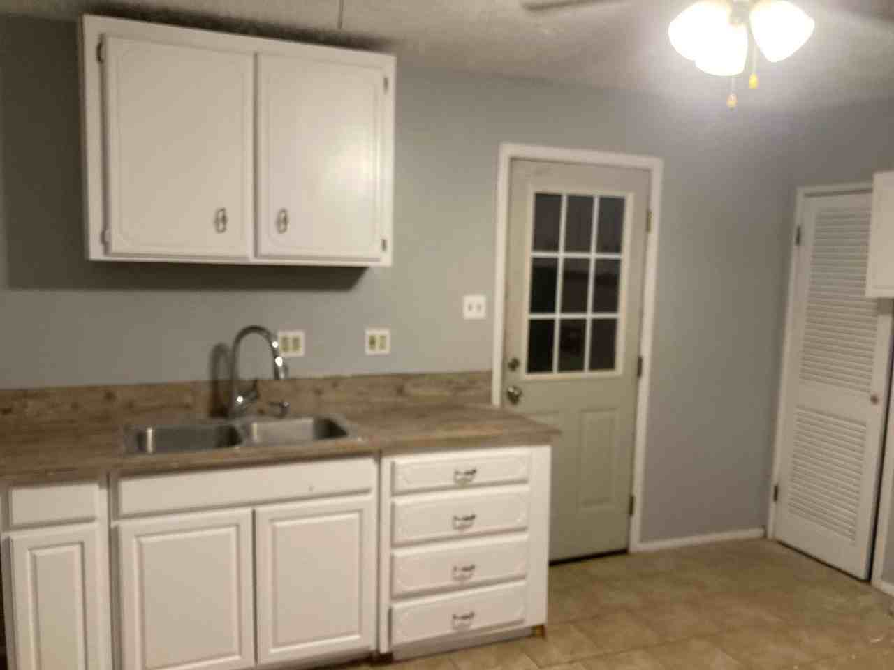1200 S Morse Ave - Photo 3 of 8