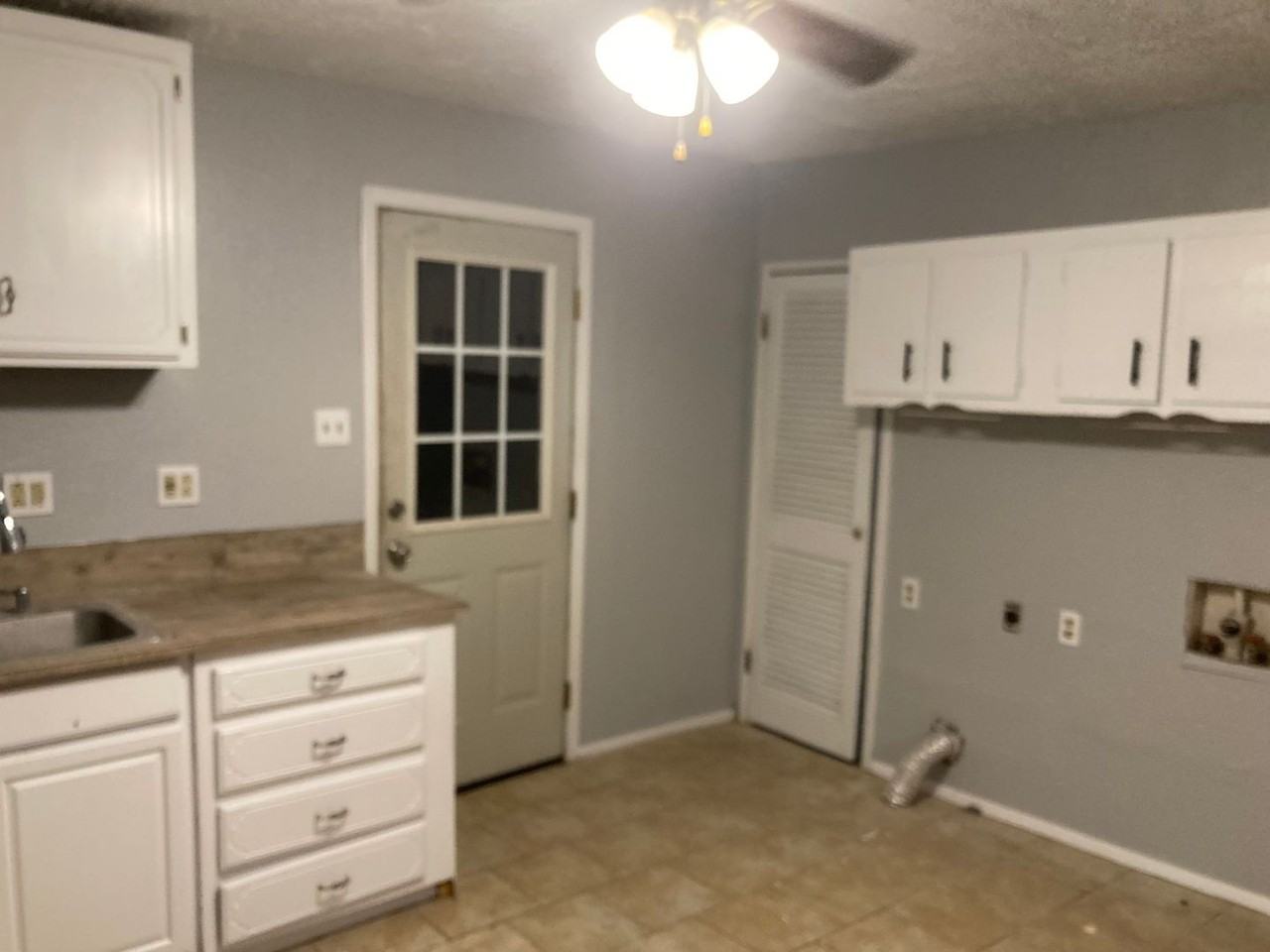 1200 S Morse Ave - Photo 4 of 8