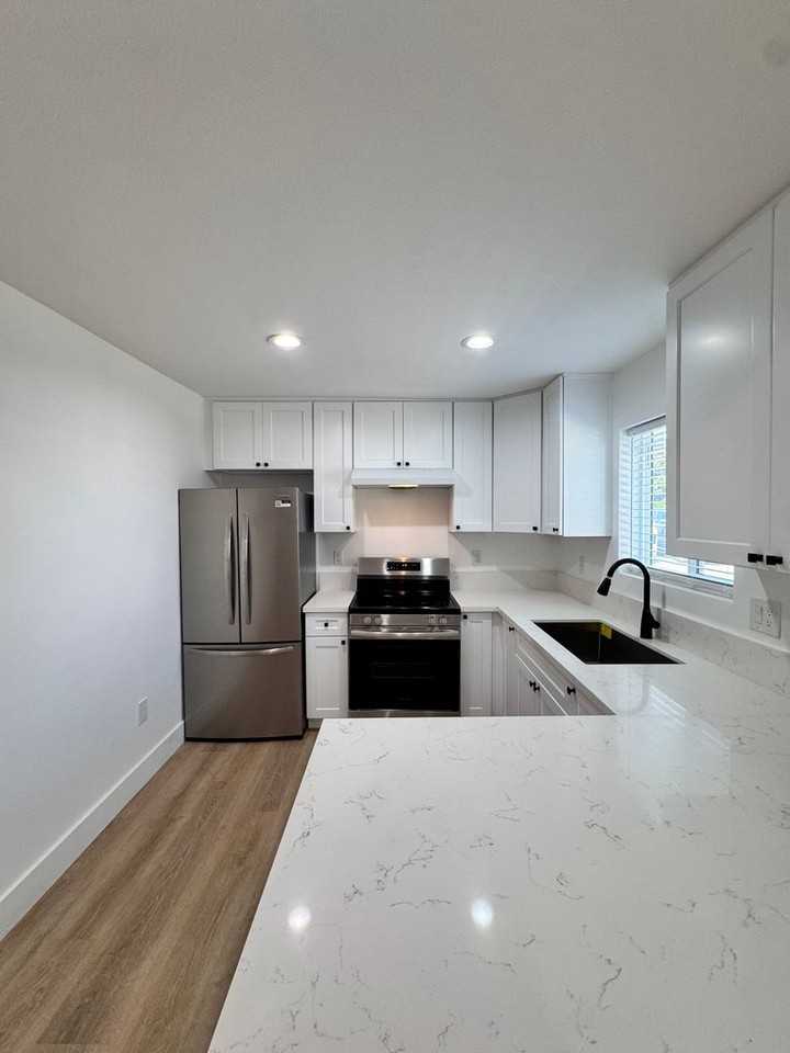 3781 Green Ave #5 - Photo 4 of 25