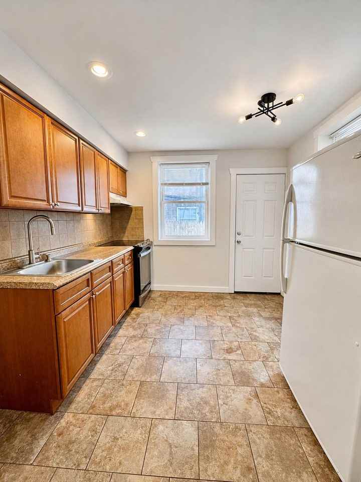 3130 Hartville St - Photo 6 of 24