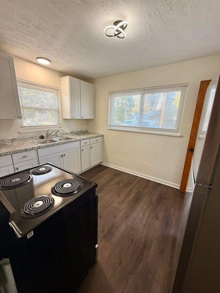 2640 Aerial Ave - Photo 6 of 11