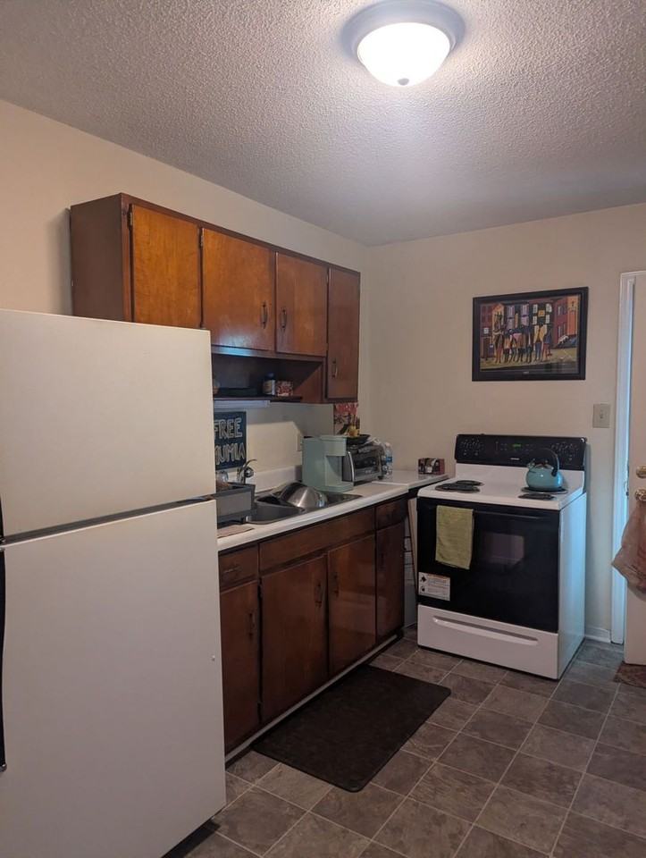 215 N Graham St - Photo 3 of 6