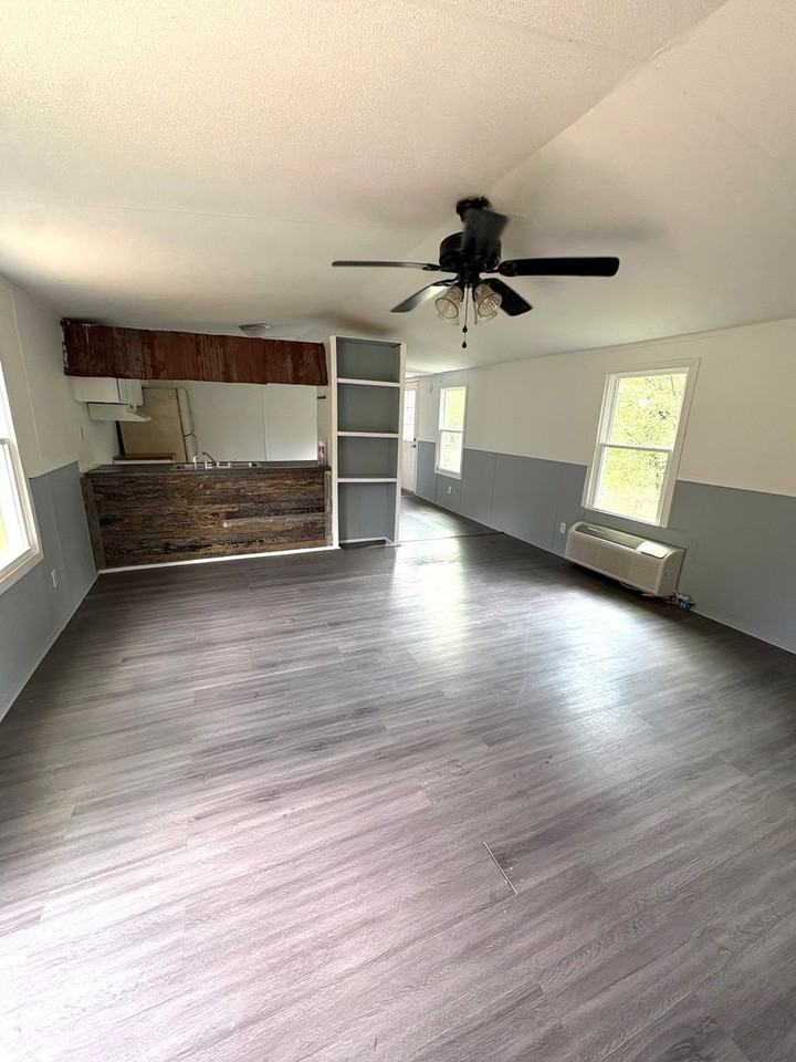 2071 Sugar Creek Rd - Photo 2 of 7