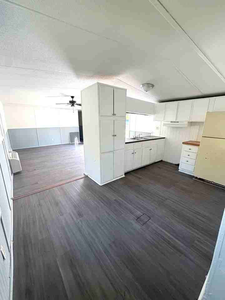 2071 Sugar Creek Rd - Photo 3 of 7