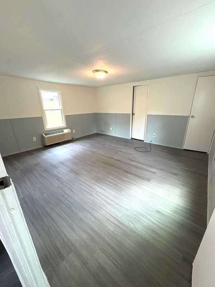 2071 Sugar Creek Rd - Photo 5 of 7