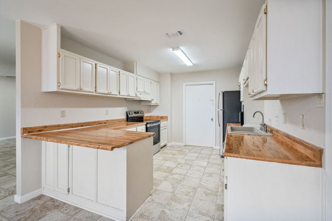 212 Medicine Bow Trl - Photo 7 of 22