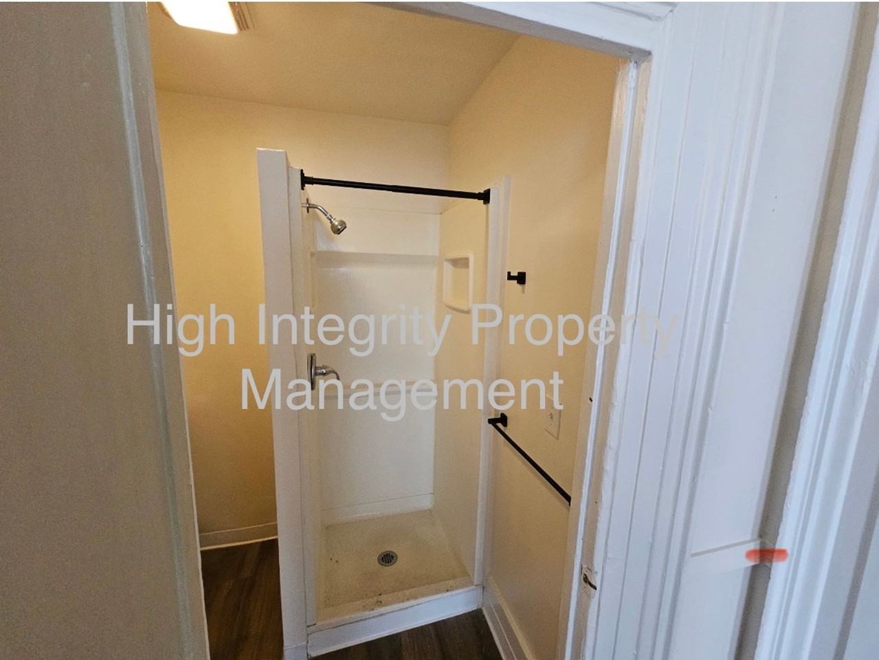 308 W Seneca Street - Photo 4 of 9