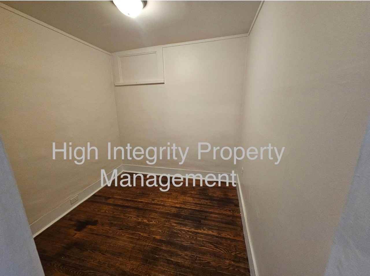 308 W Seneca Street - Photo 7 of 9