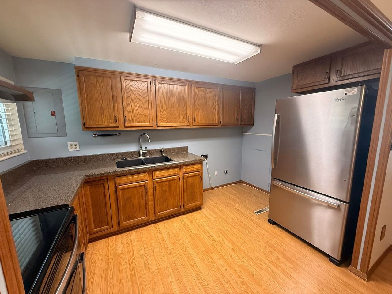 4820 Rexwood Dr - Photo 4 of 14