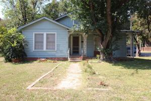 featured image of 323 N Houston St