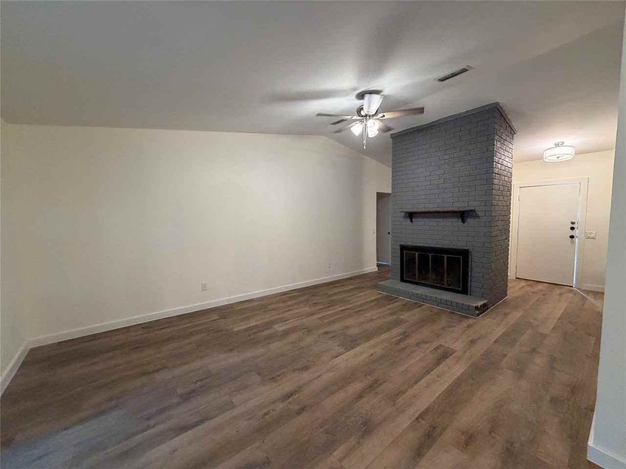 4033 Morgan Dr - Photo 3 of 20