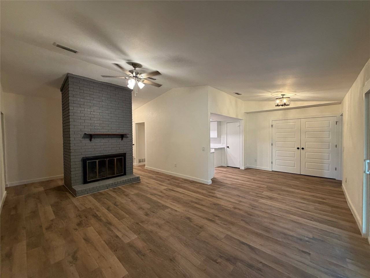 4033 Morgan Dr - Photo 4 of 20