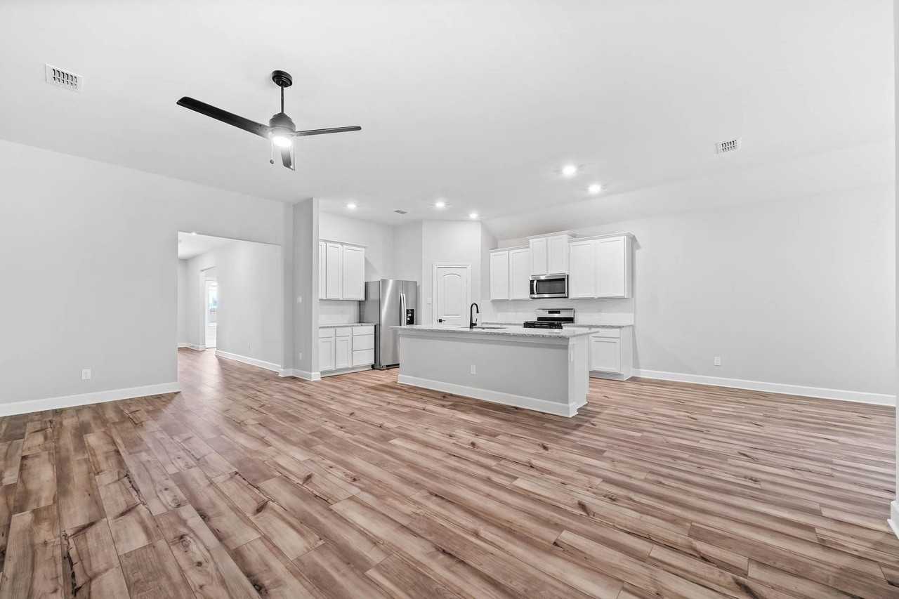 628 Harbor Oaks Dr - Photo 5 of 19