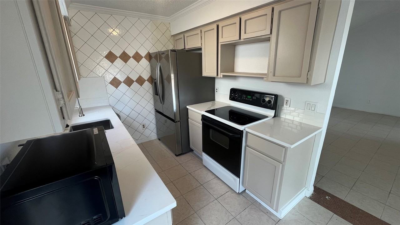 9515 Aberdeen Way #A - Photo 5 of 17