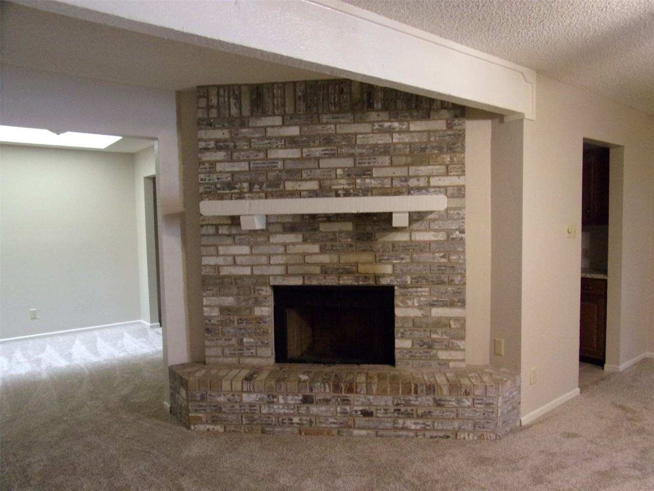 22 Crossroads Dr - Photo 4 of 14
