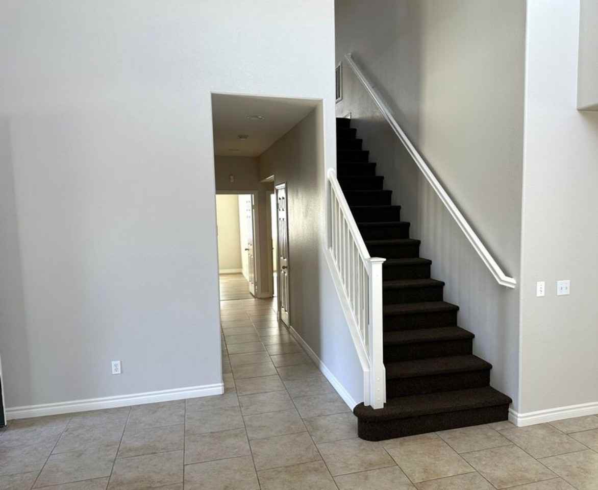 29121 Shadow Hills St - Photo 7 of 19