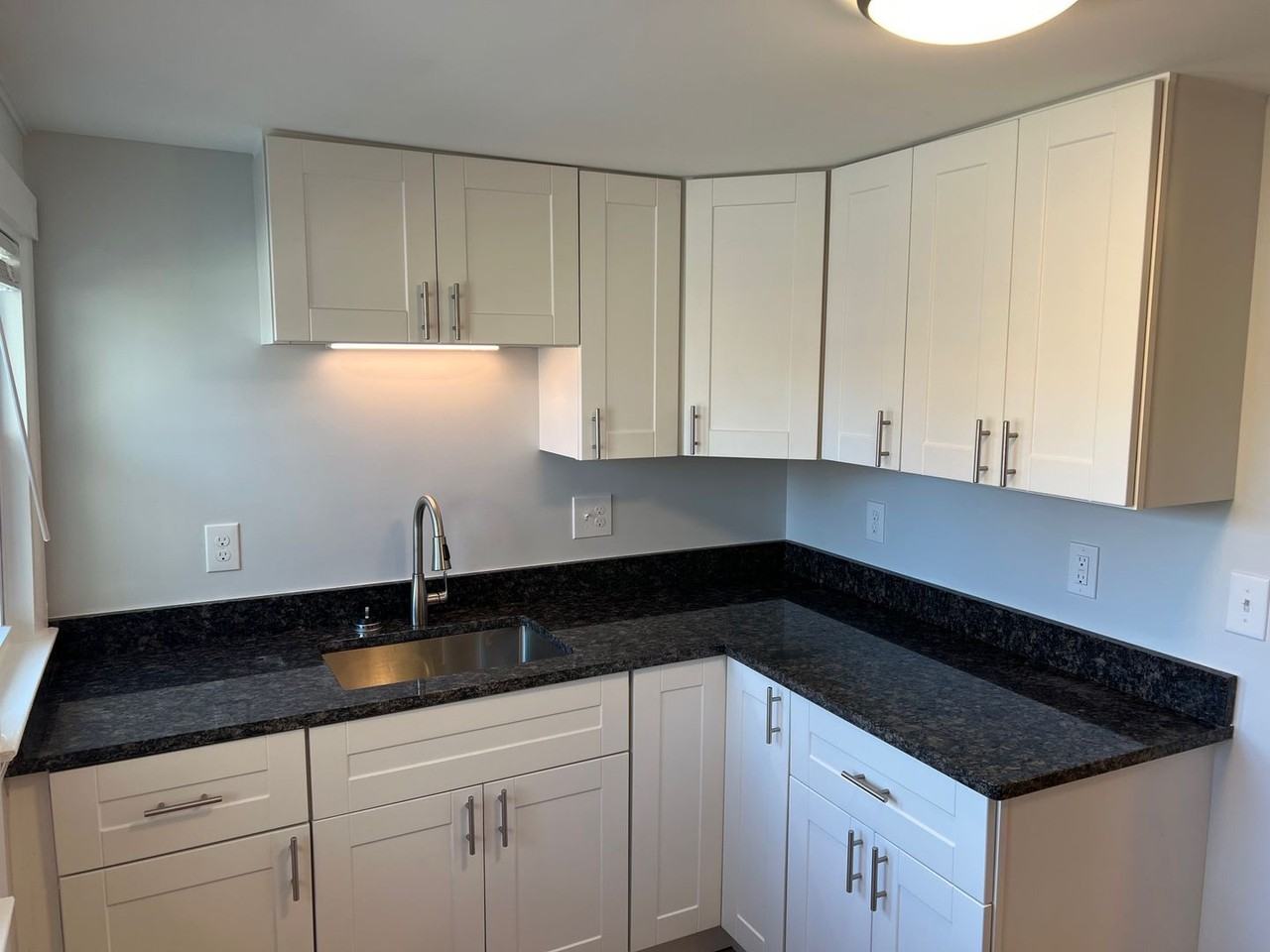 41 Elm St - Photo 2 of 12