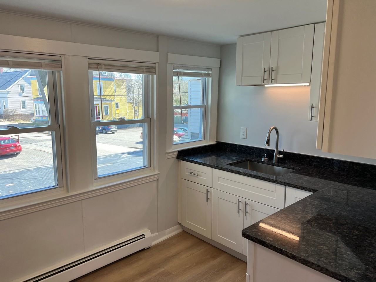 41 Elm St - Photo 3 of 12