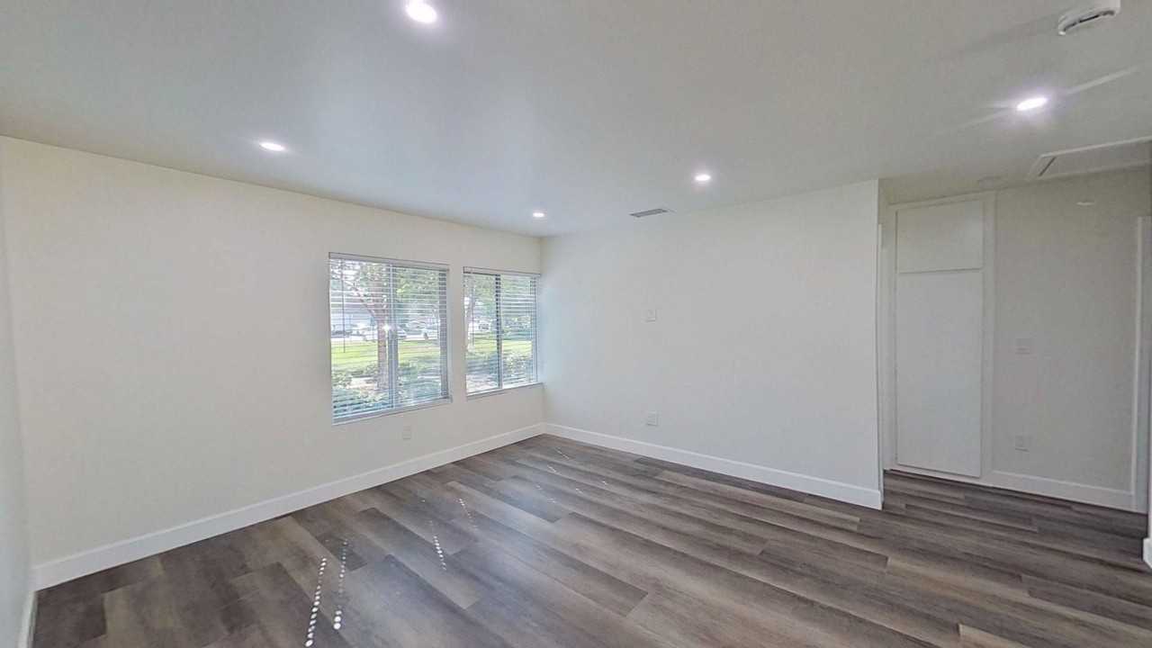 8592 Cornwall Cir - Photo 2 of 23