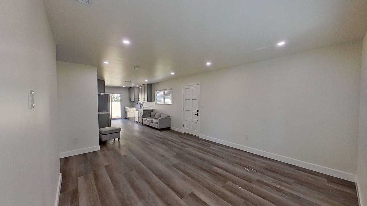 8592 Cornwall Cir - Photo 5 of 23