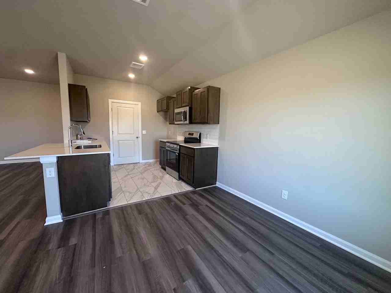 3713 Se 81st St - Photo 3 of 14
