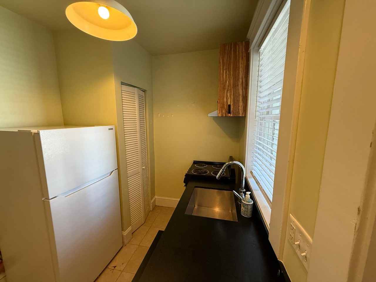 2306 Parkwood Ave #A - Photo 5 of 15