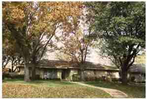 featured image of 906 Sharpshire St