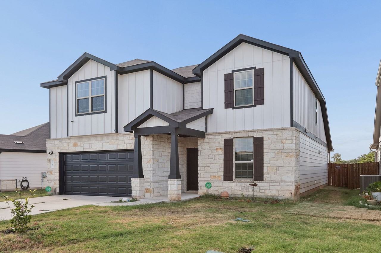 709 Hummingbird Ln - Photo 2 of 20